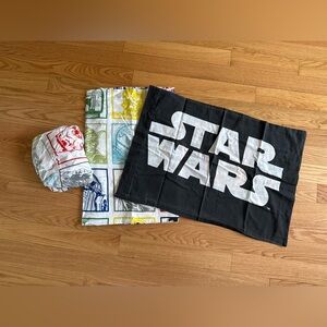 Star Wars Classic Grid twin sheet set featuring  Darth Vader and Yoda